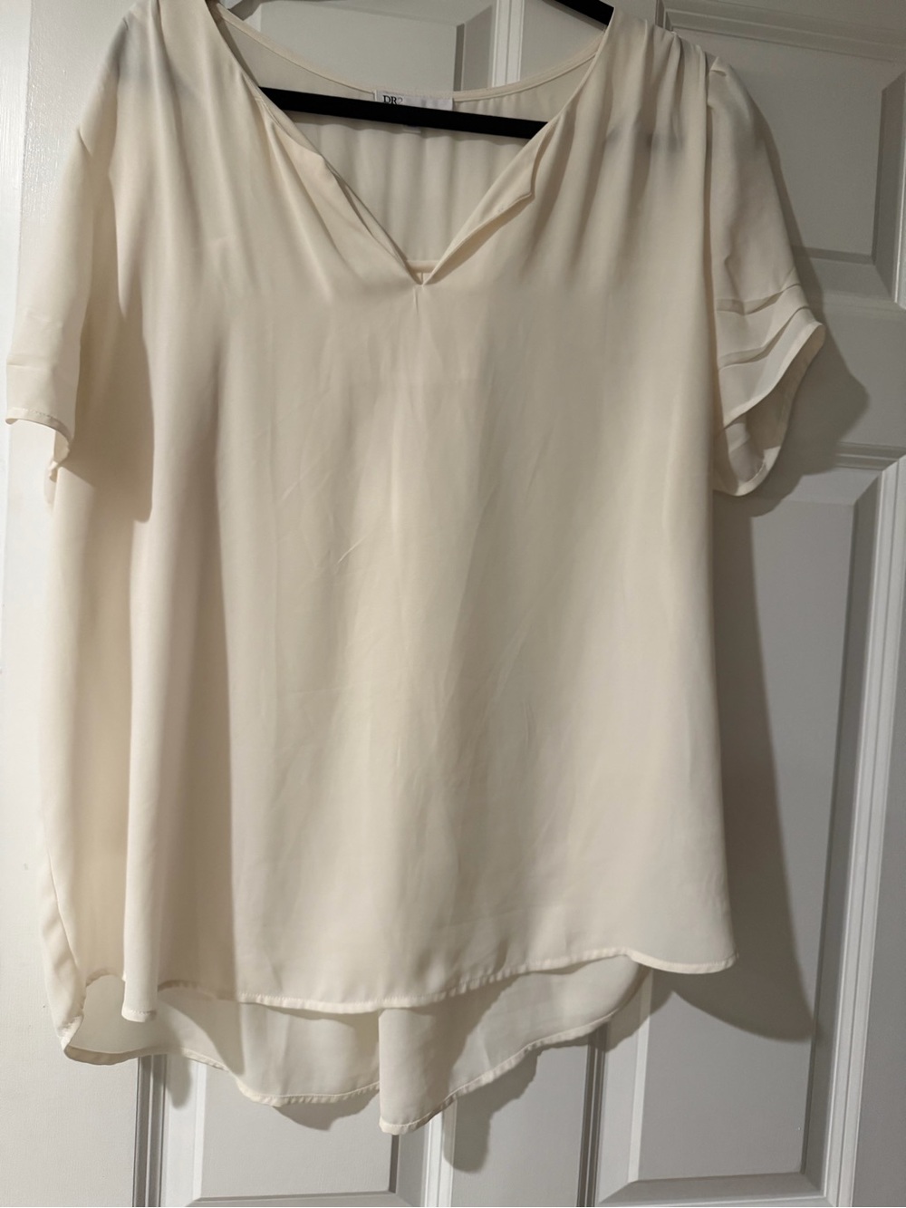 DR2 Cream V-Neck Short Flutter Sleeve Blouse
